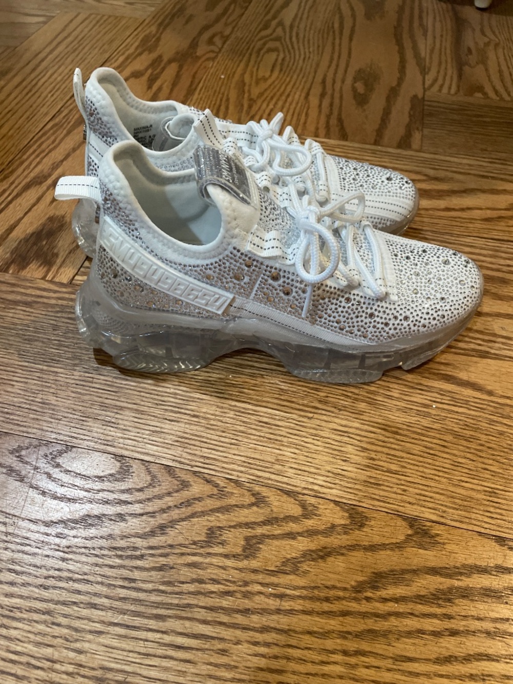Steve Madden NY 90 sequin athletic shoes size 8M. Like new. - Picture 2 of 2